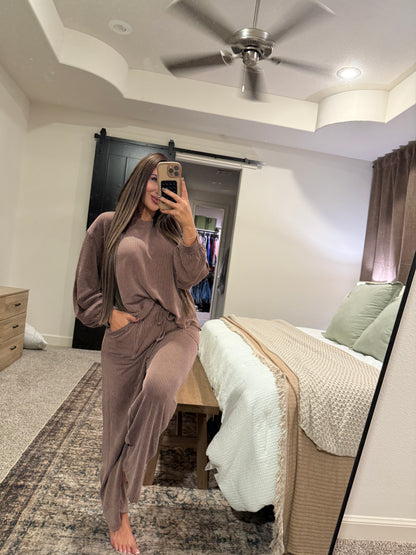 Mocha mornings lounge set